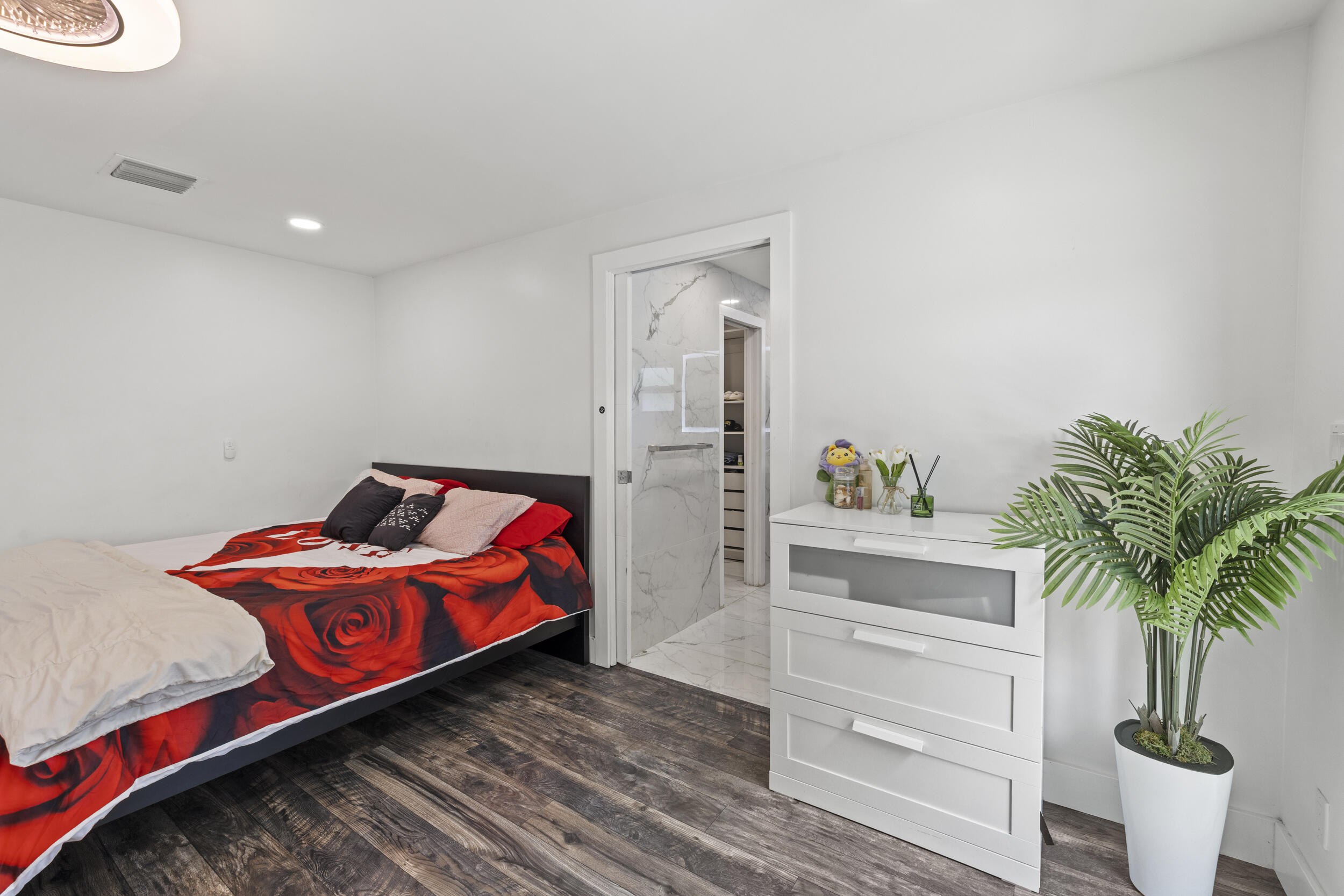 PARK ROAD MANOR - Residential