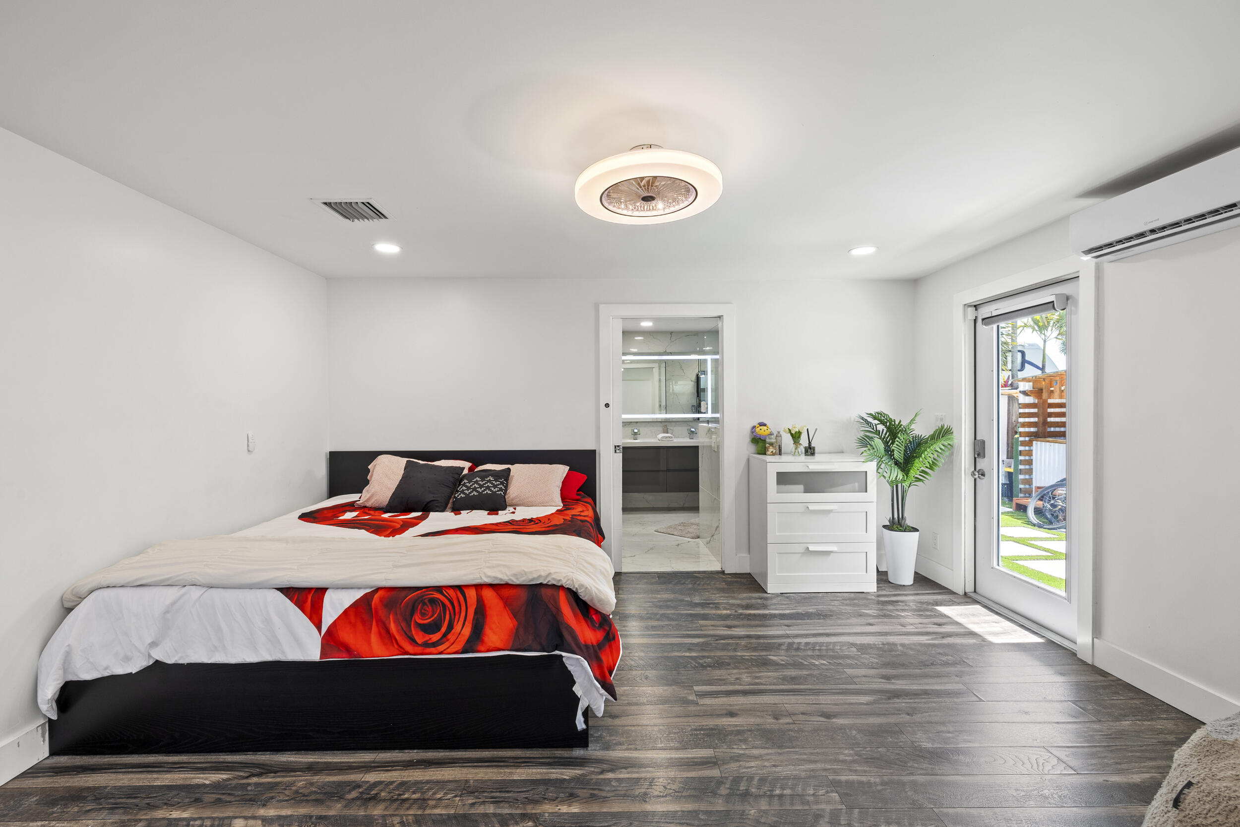 PARK ROAD MANOR - Residential