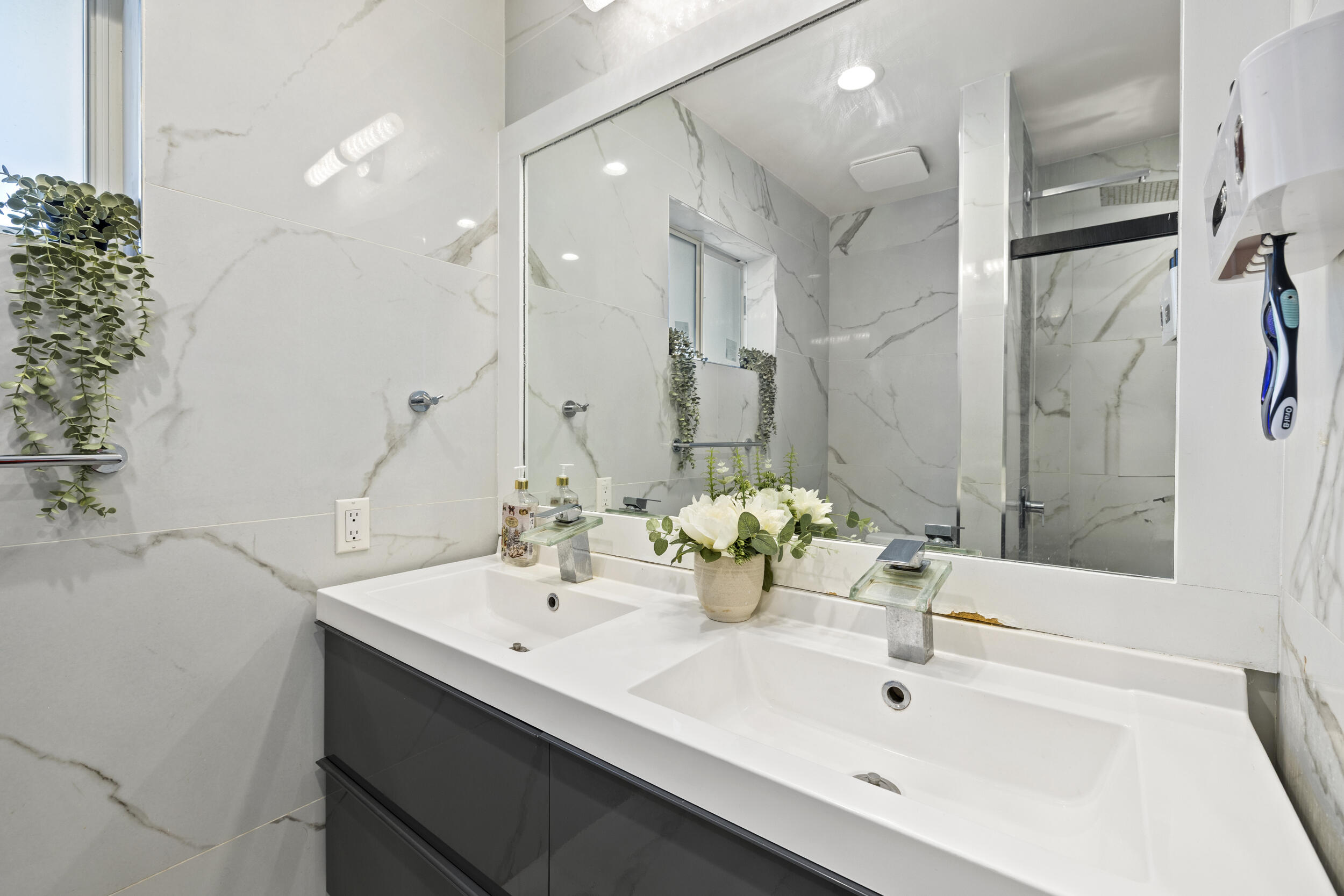 PARK ROAD MANOR - Residential