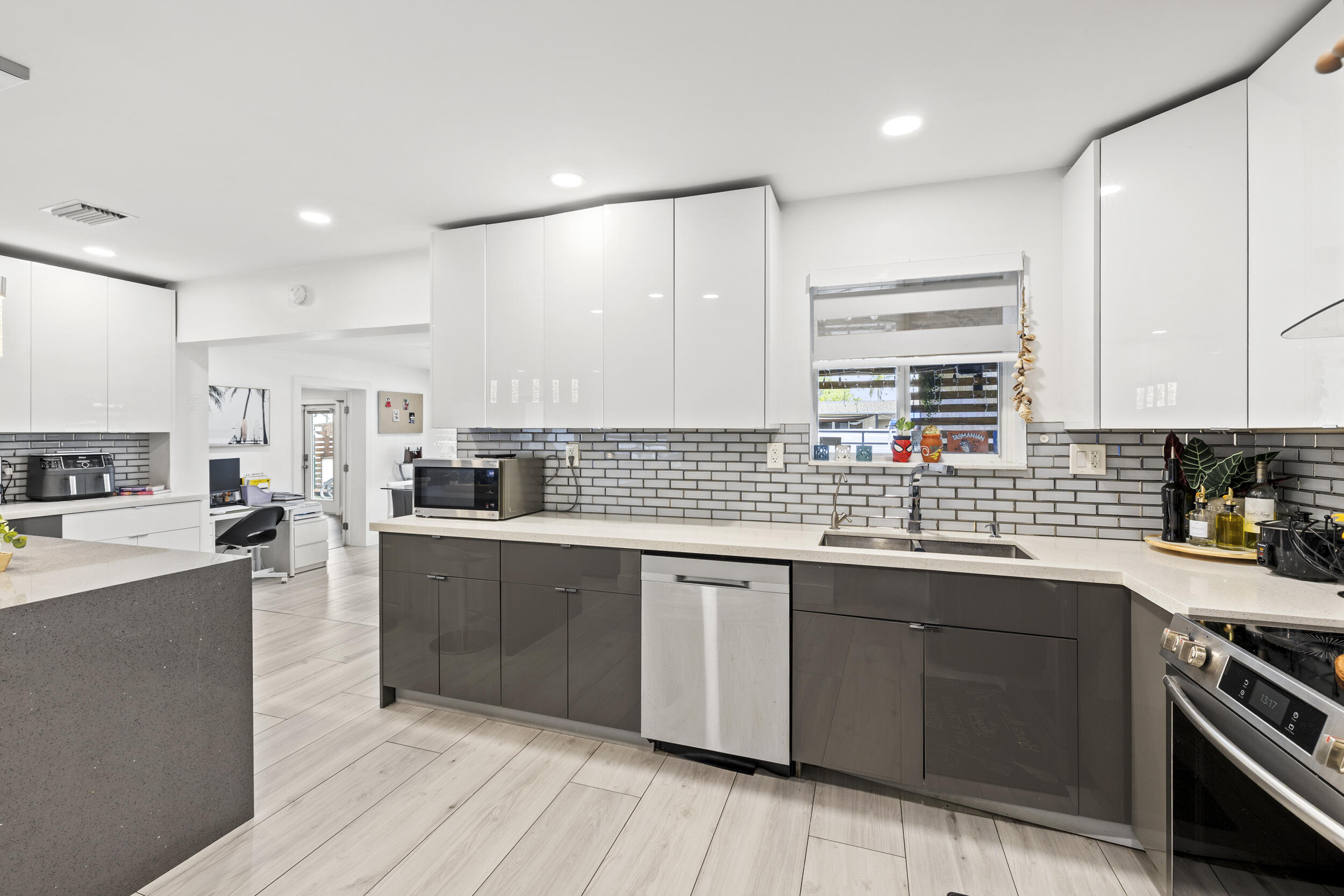 PARK ROAD MANOR - Residential