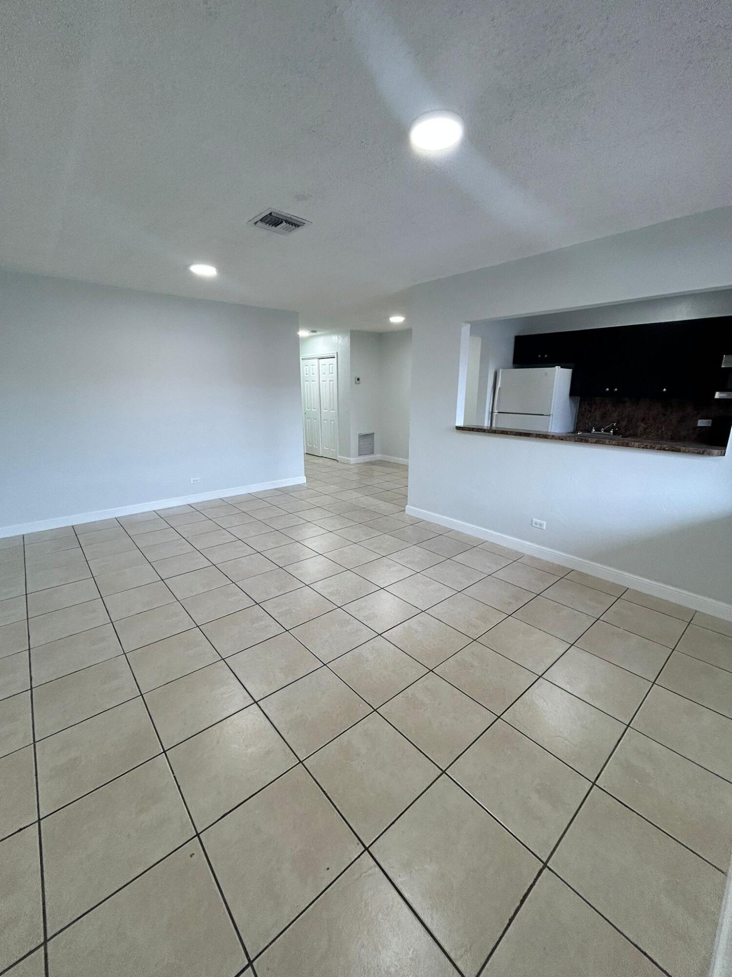 MIAMI GARDENS ESTATES SEC 2 - Residential Lease