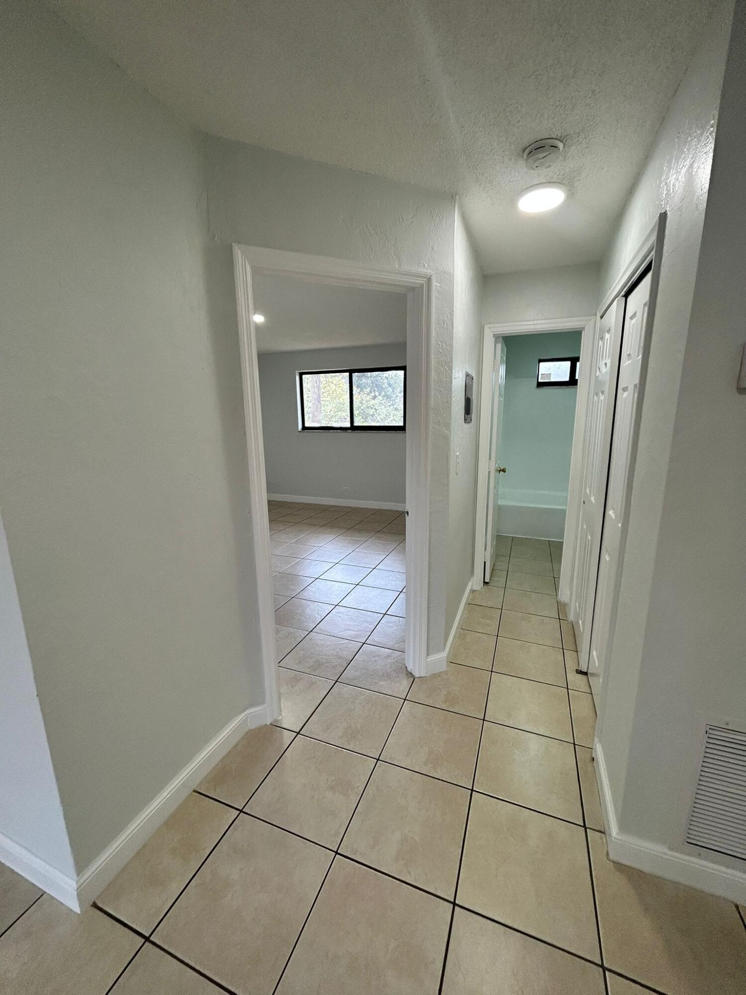 MIAMI GARDENS ESTATES SEC 2 - Residential Lease