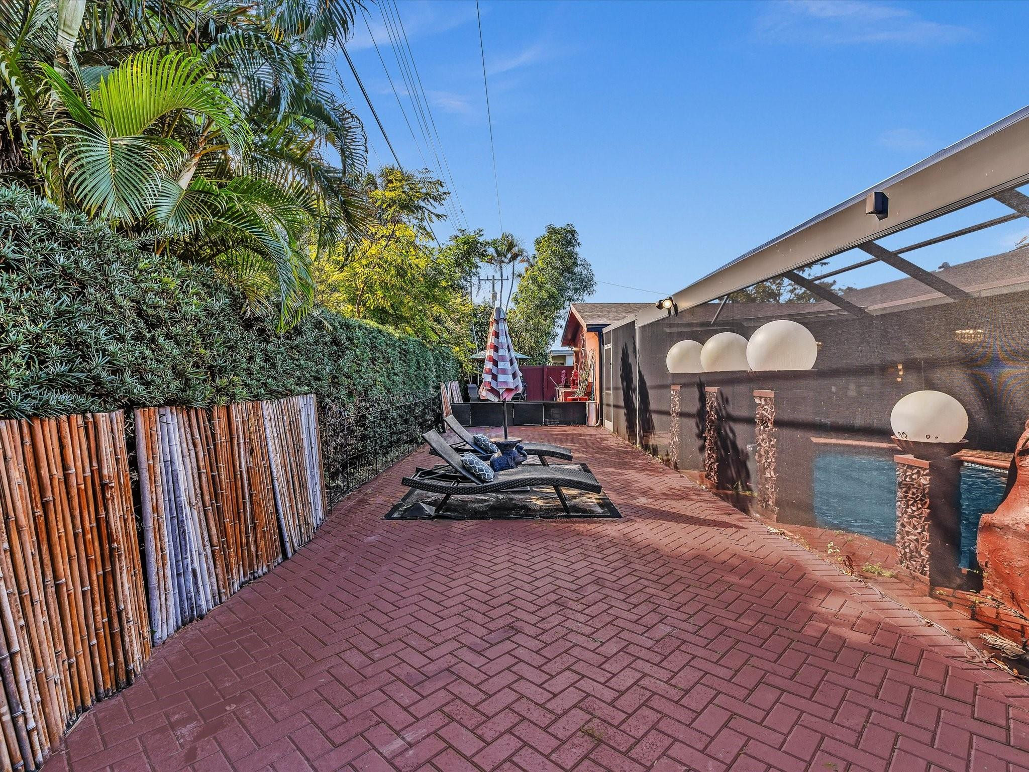 IMPERIAL POINT 1 SEC - Residential