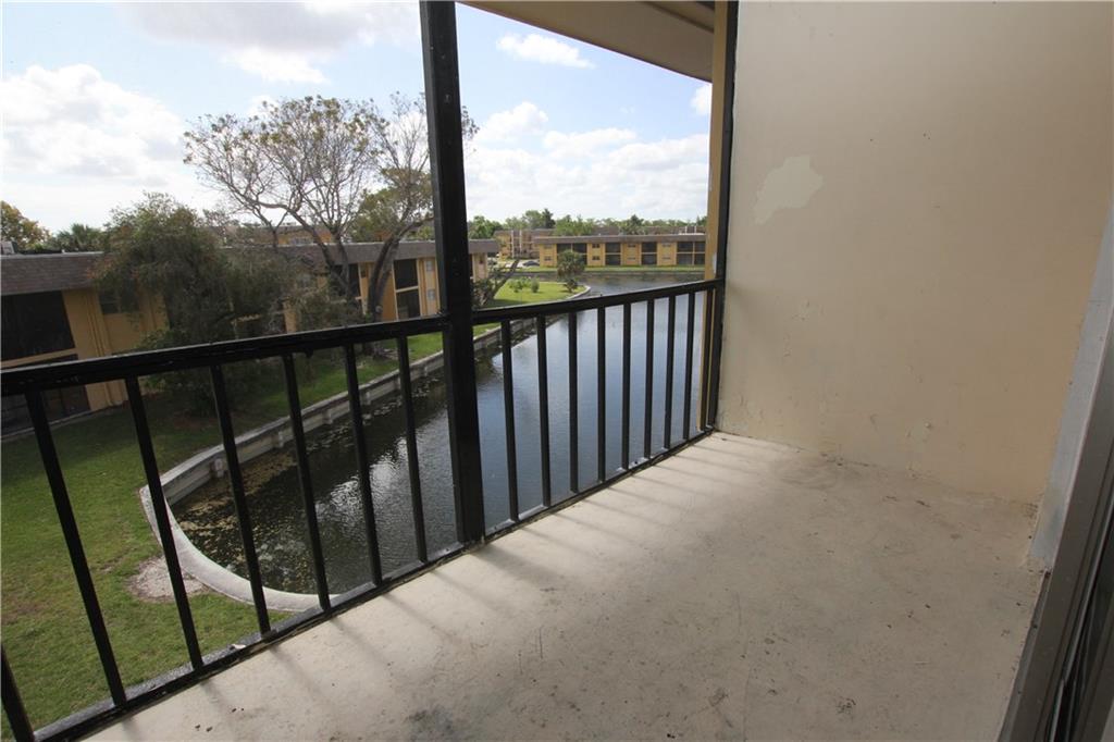 VERSAILLES GARDENS - Residential