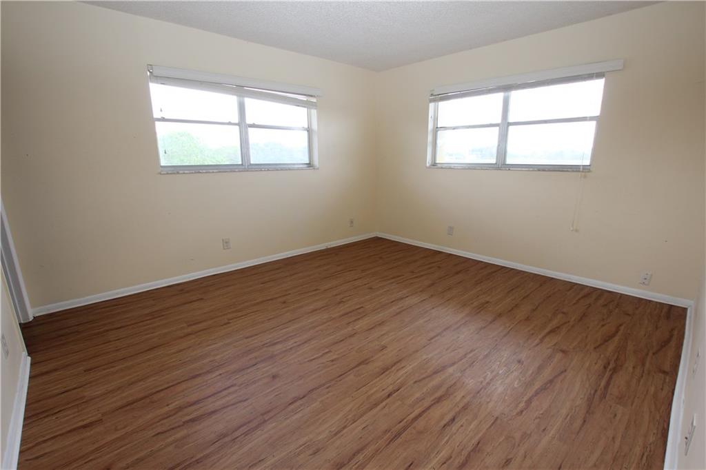 VERSAILLES GARDENS - Residential