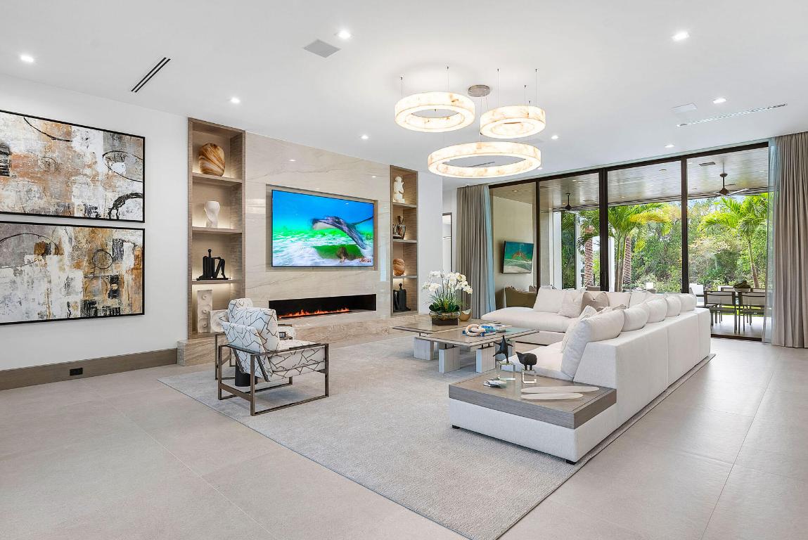 ROYAL PALM YACHT & COUNTRY CLUB - Residential