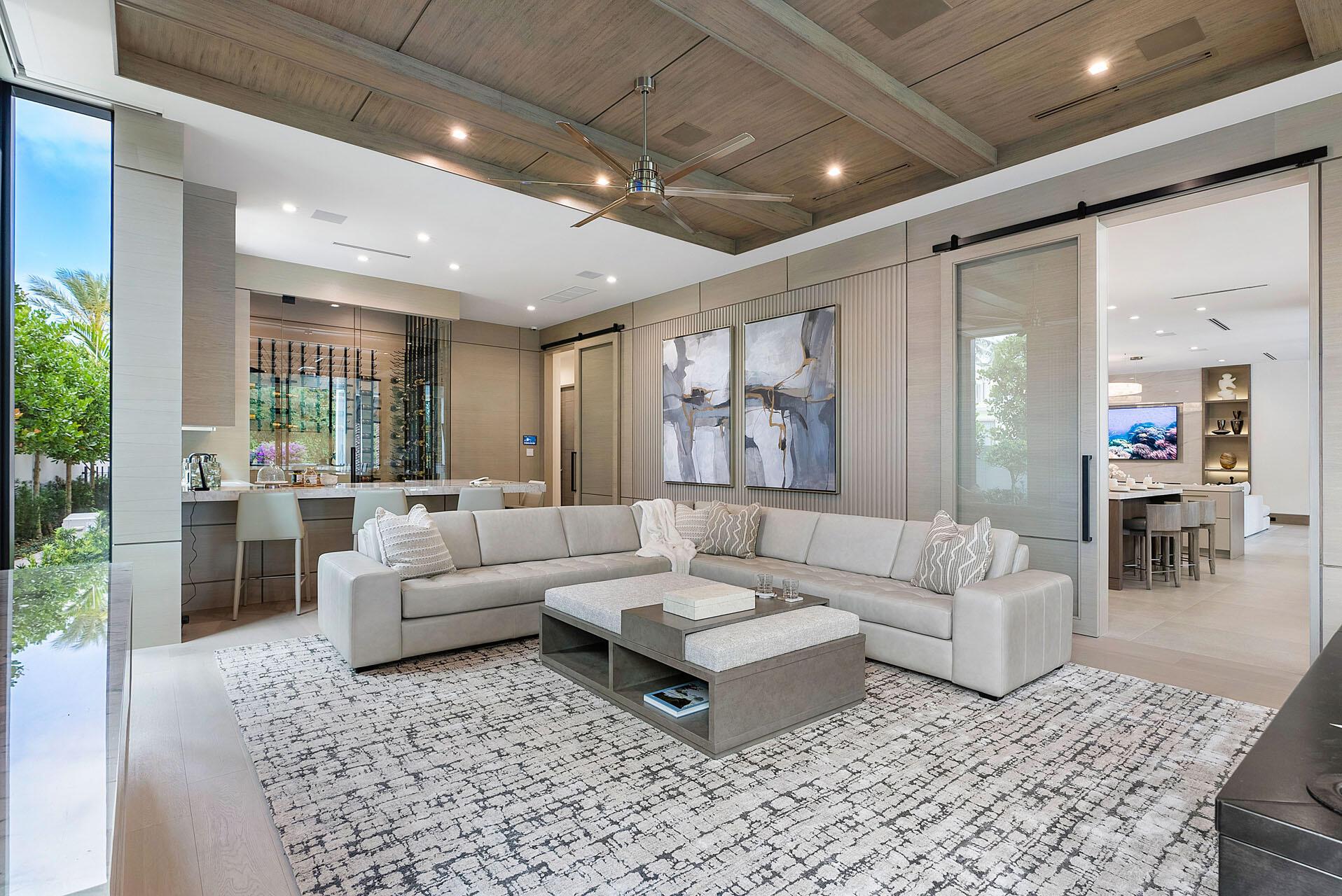 ROYAL PALM YACHT & COUNTR - Residential