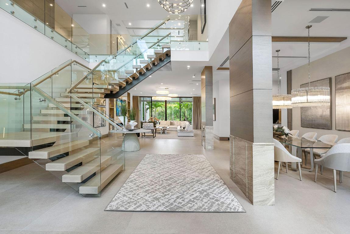 ROYAL PALM YACHT & COUNTRY CLUB - Residential