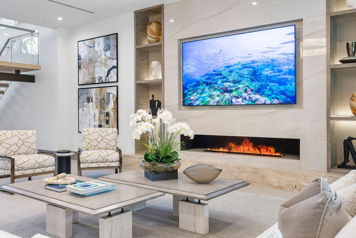 ROYAL PALM YACHT & COUNTRY CLUB - Residential