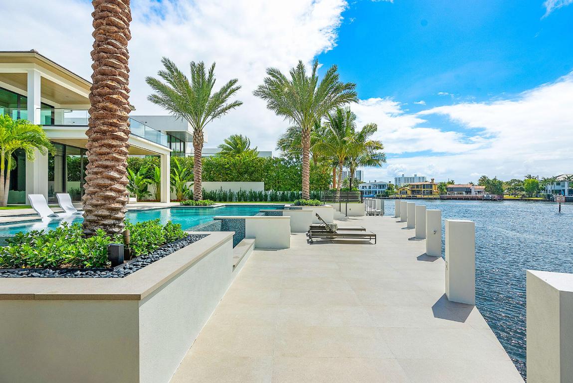 ROYAL PALM YACHT & COUNTRY CLUB - Residential