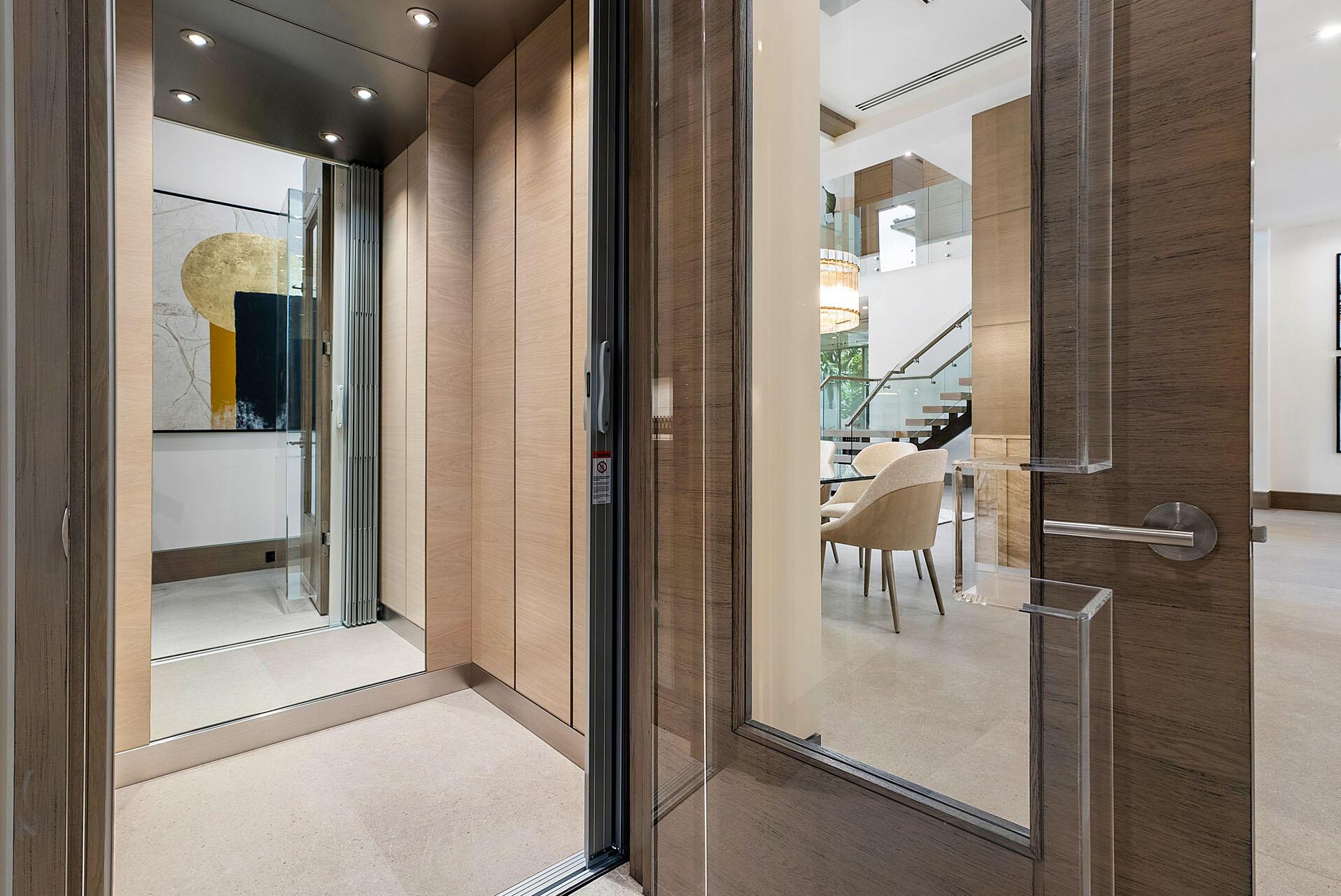 ROYAL PALM YACHT & COUNTR - Residential