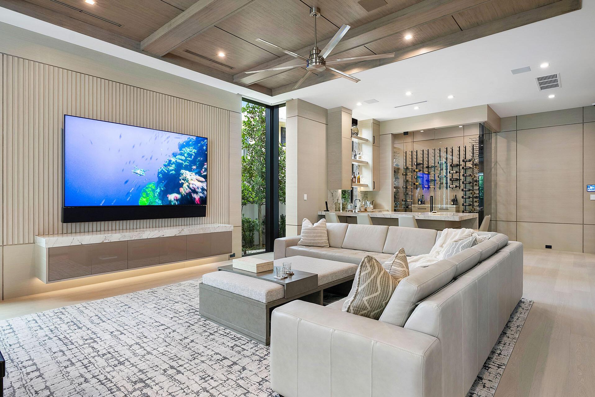 ROYAL PALM YACHT & COUNTR - Residential