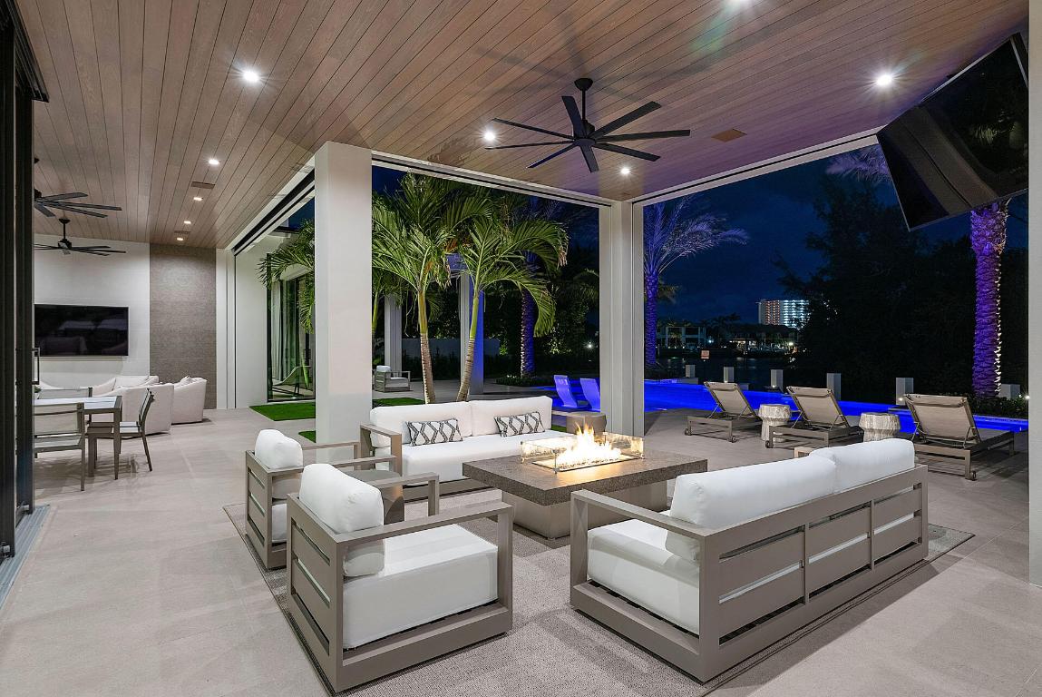 ROYAL PALM YACHT & COUNTRY CLUB - Residential