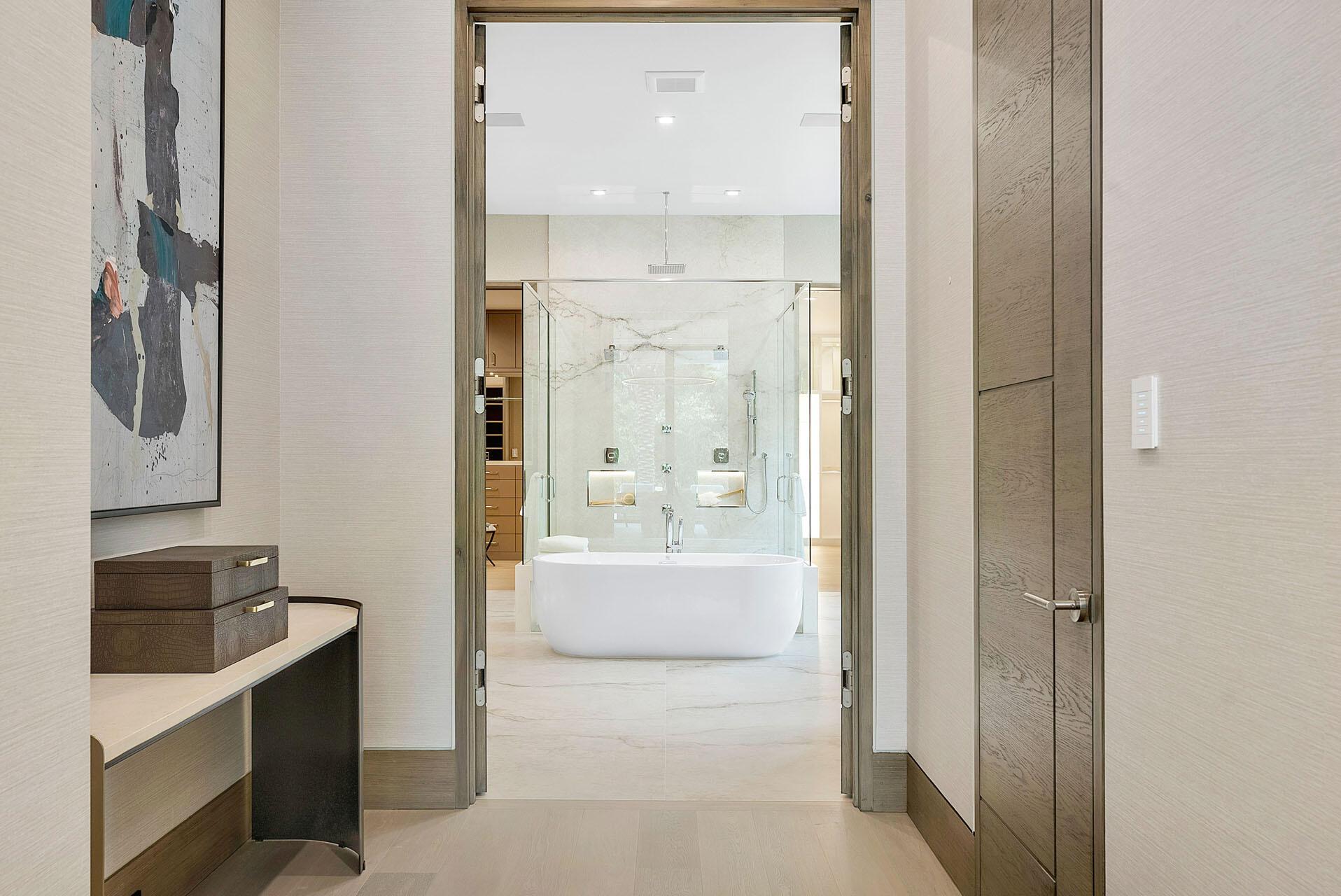 ROYAL PALM YACHT & COUNTR - Residential