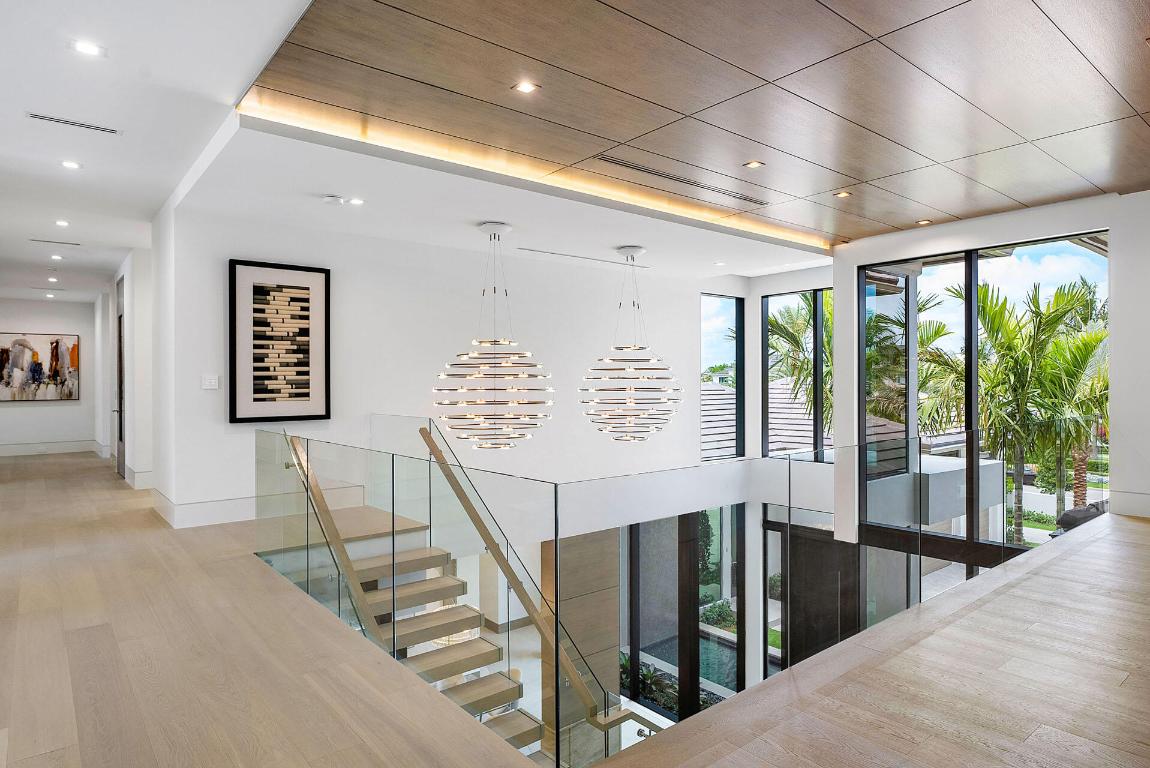 ROYAL PALM YACHT & COUNTRY CLUB - Residential