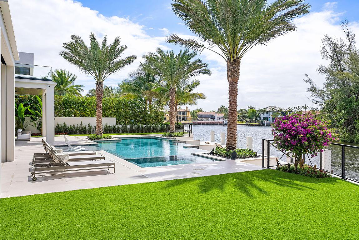 ROYAL PALM YACHT & COUNTRY CLUB - Residential