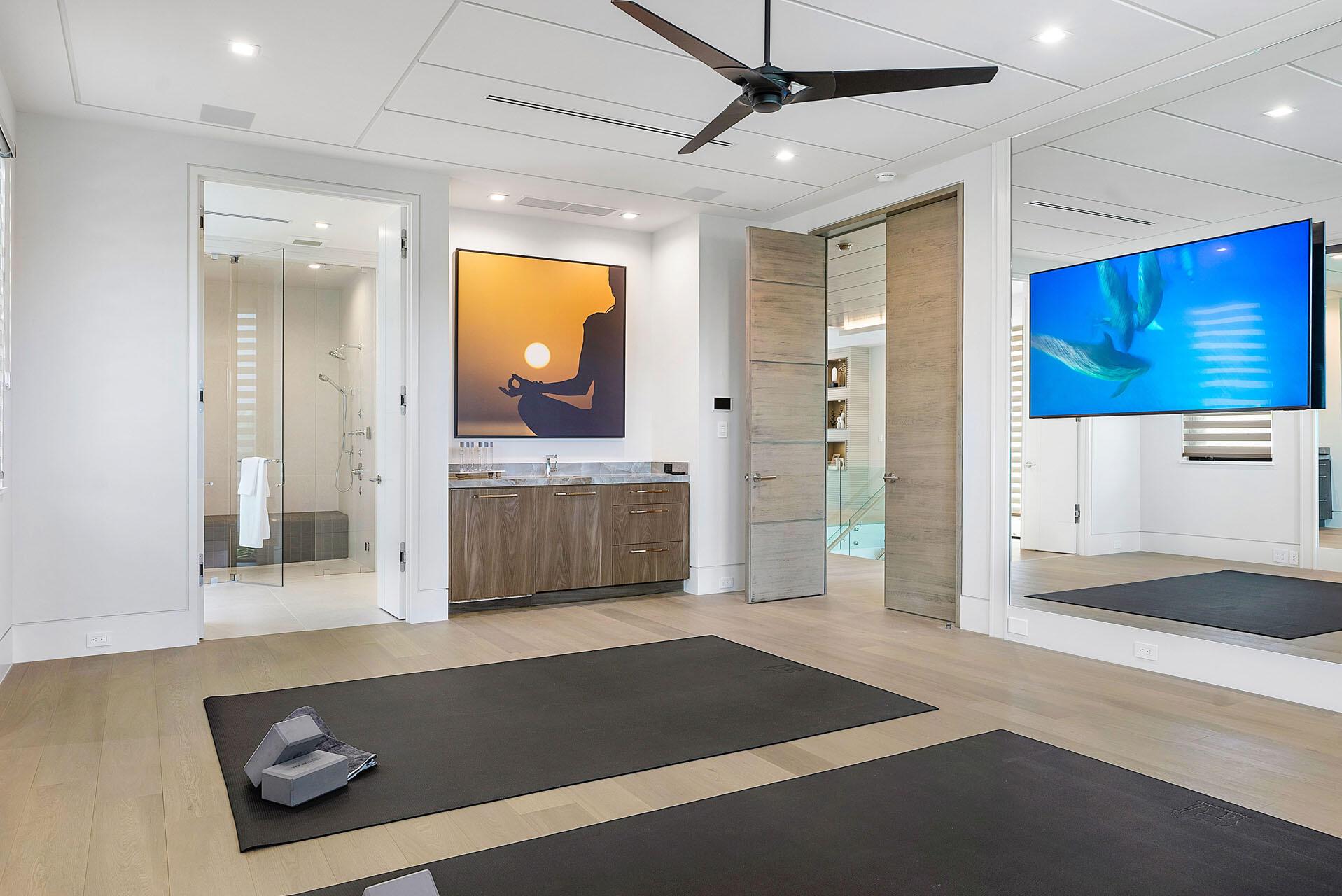 ROYAL PALM YACHT & COUNTR - Residential