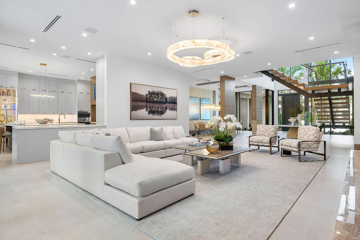 ROYAL PALM YACHT & COUNTRY CLUB - Residential