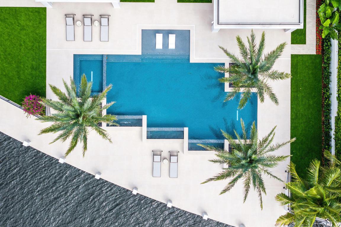 ROYAL PALM YACHT & COUNTRY CLUB - Residential