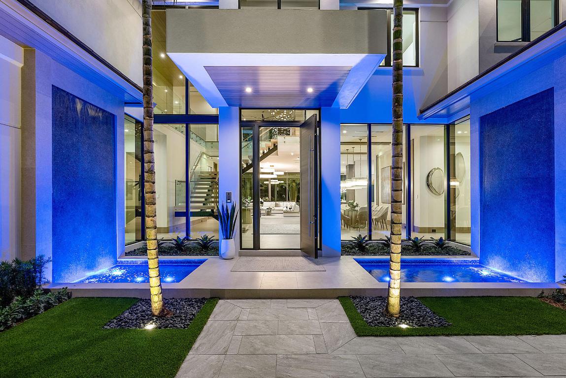 ROYAL PALM YACHT & COUNTRY CLUB - Residential