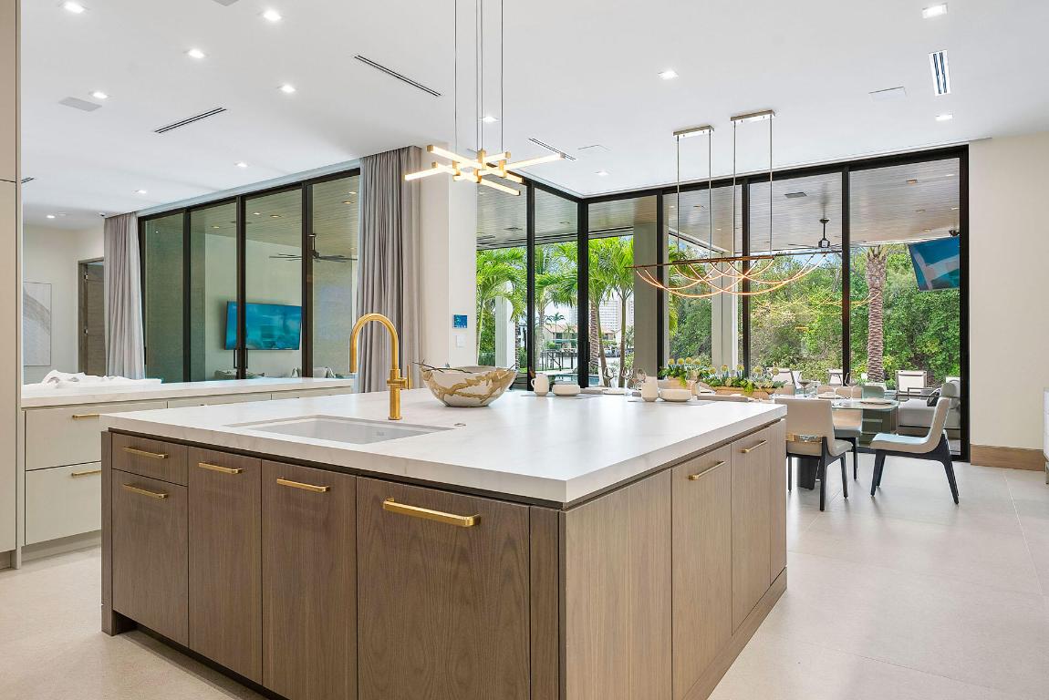 ROYAL PALM YACHT & COUNTRY CLUB - Residential