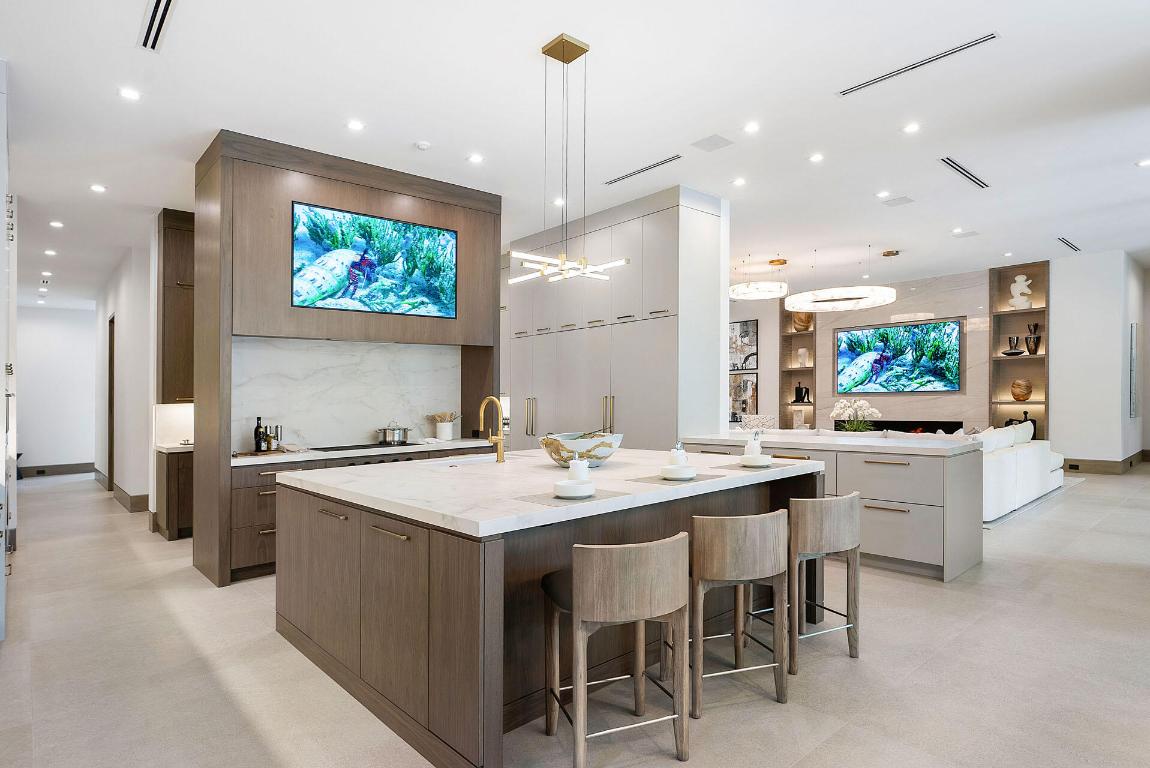 ROYAL PALM YACHT & COUNTRY CLUB - Residential