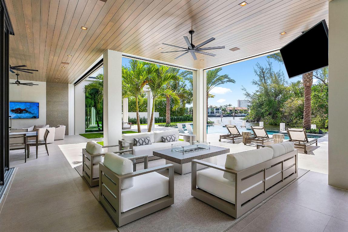 ROYAL PALM YACHT & COUNTRY CLUB - Residential