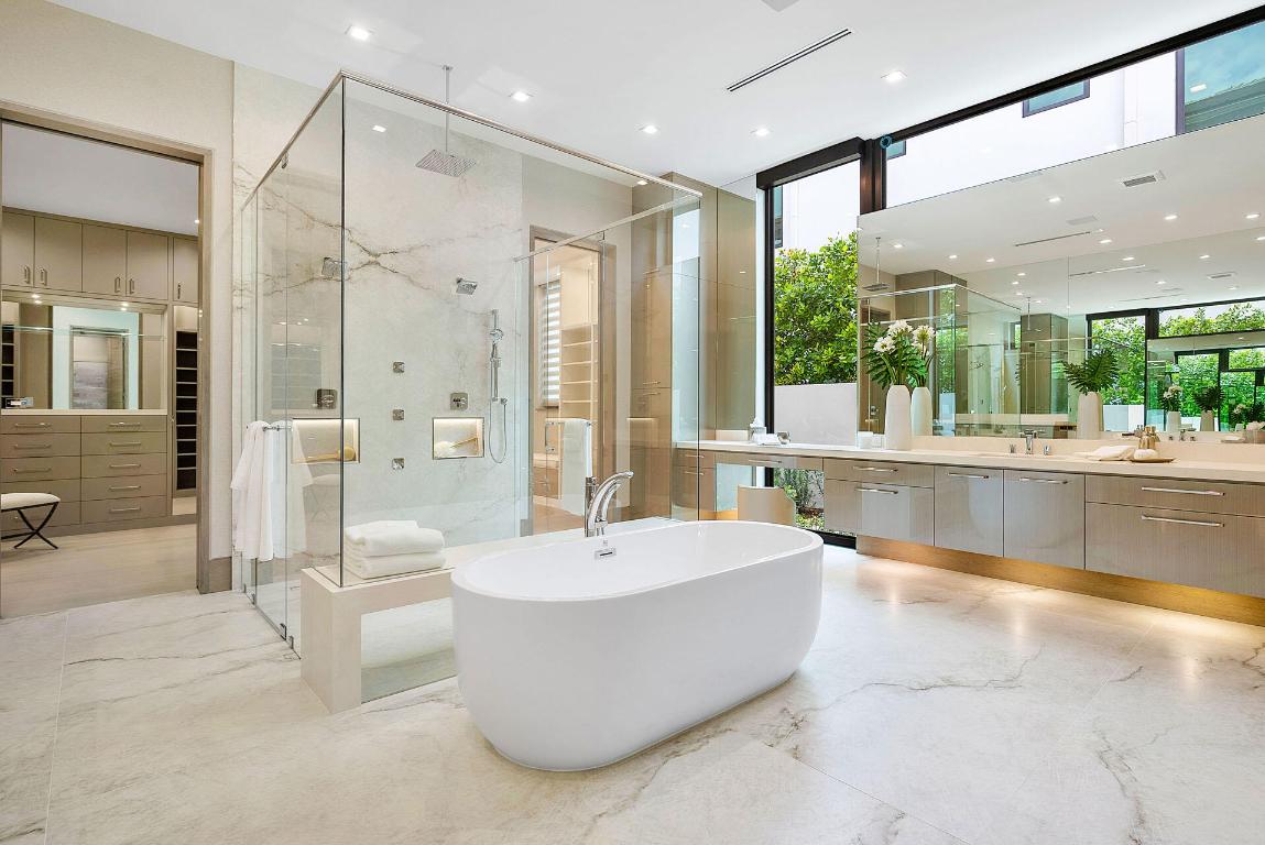 ROYAL PALM YACHT & COUNTRY CLUB - Residential