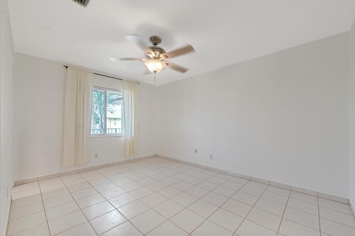 BARBICAN CONDO - Residential