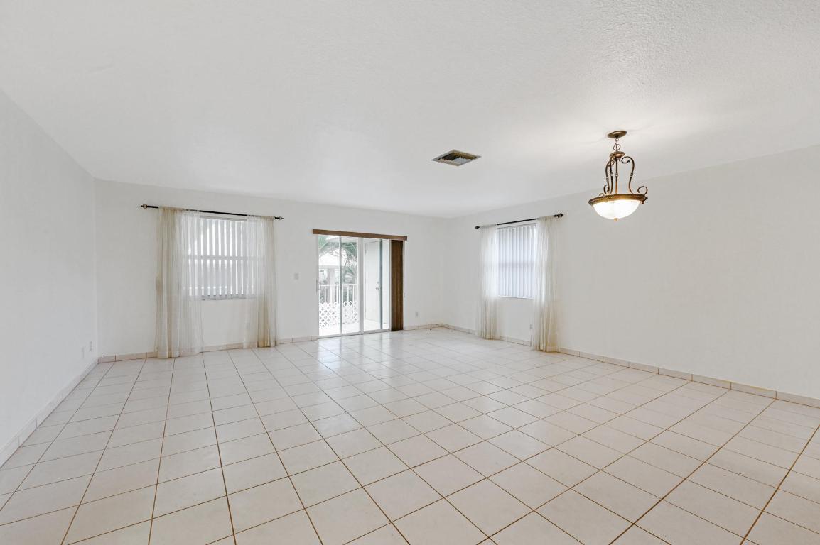 BARBICAN CONDO - Residential