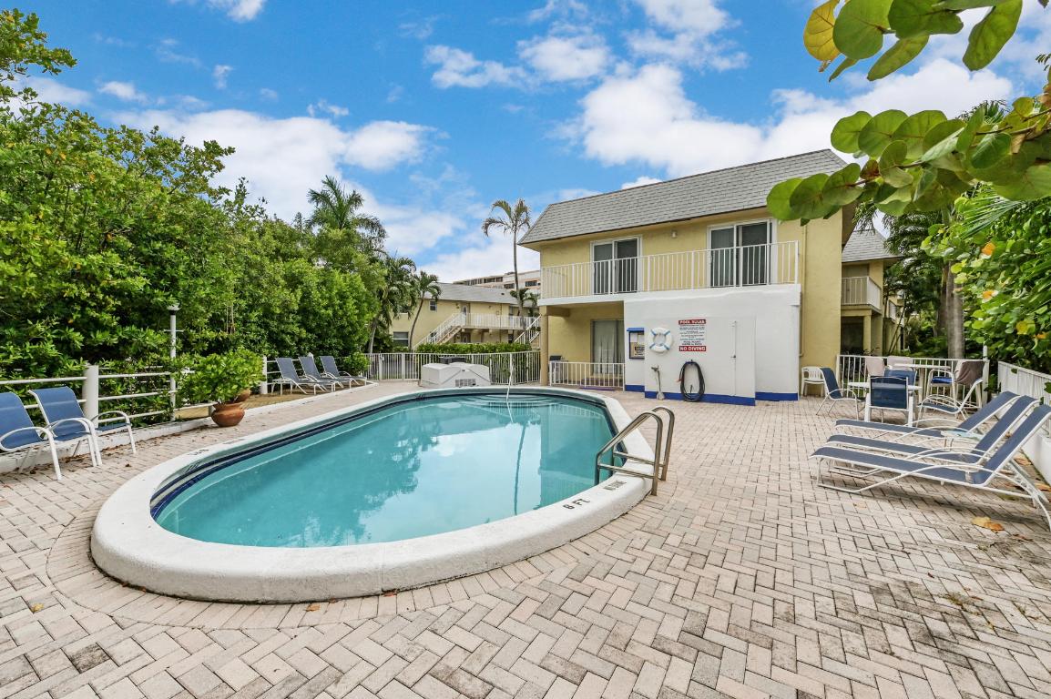 BARBICAN CONDO - Residential