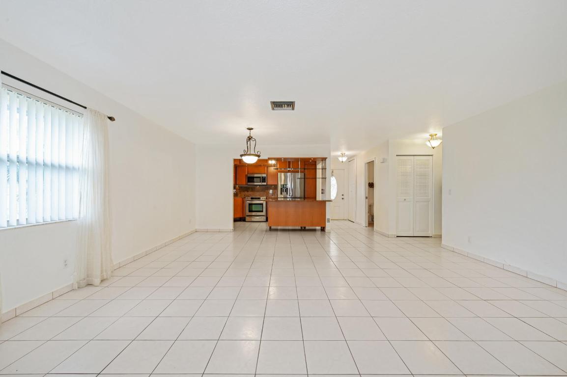 BARBICAN CONDO - Residential