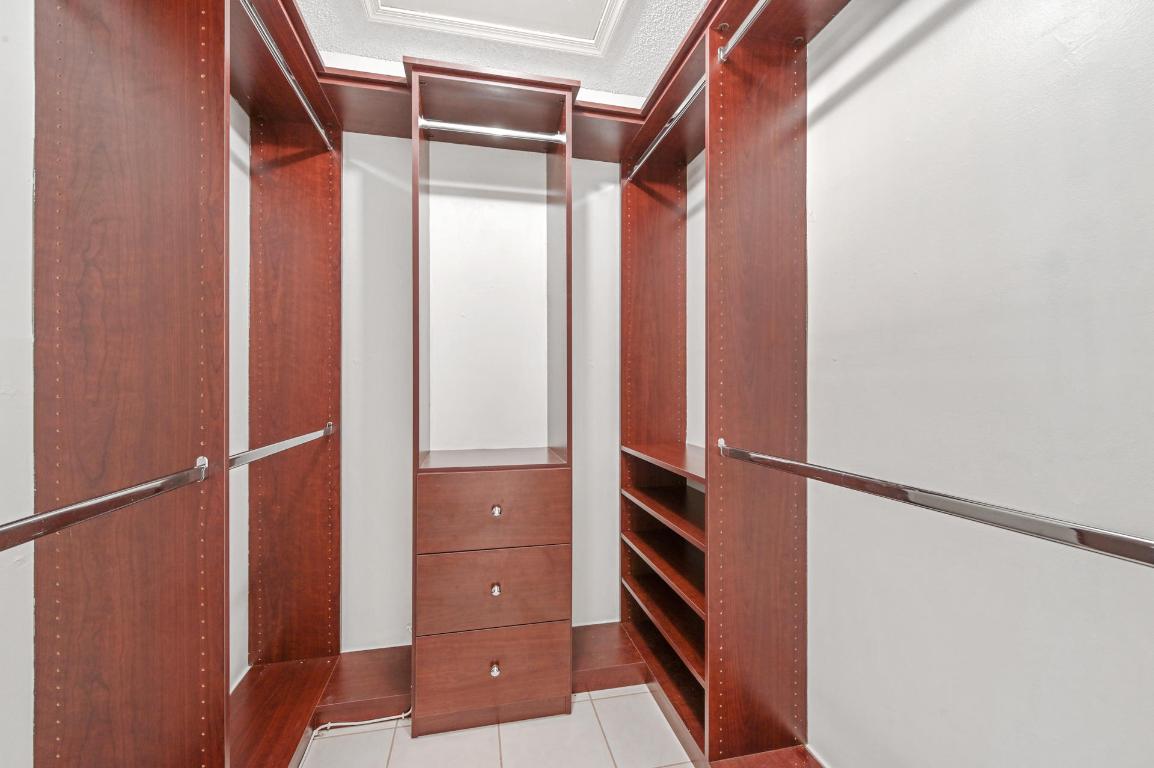 BARBICAN CONDO - Residential