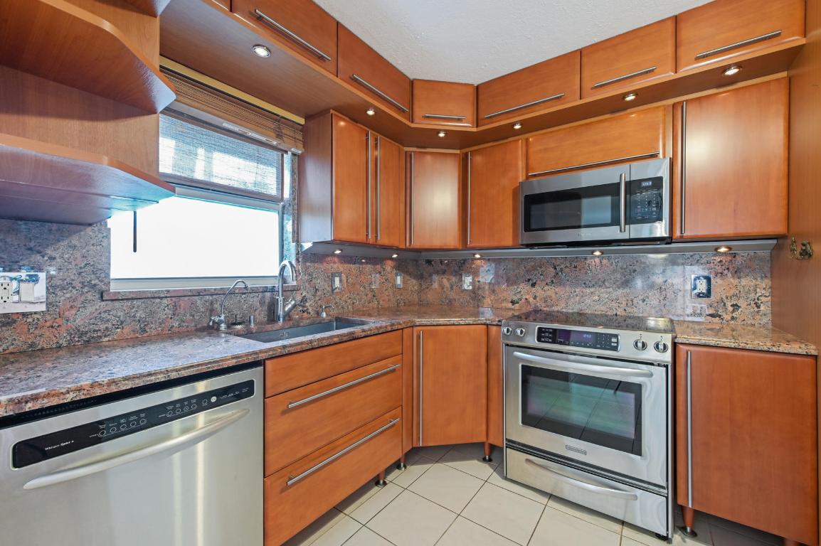 BARBICAN CONDO - Residential