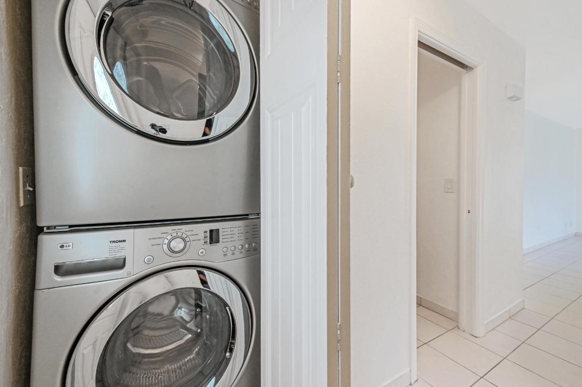 BARBICAN CONDO - Residential