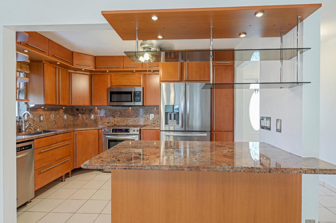 BARBICAN CONDO - Residential