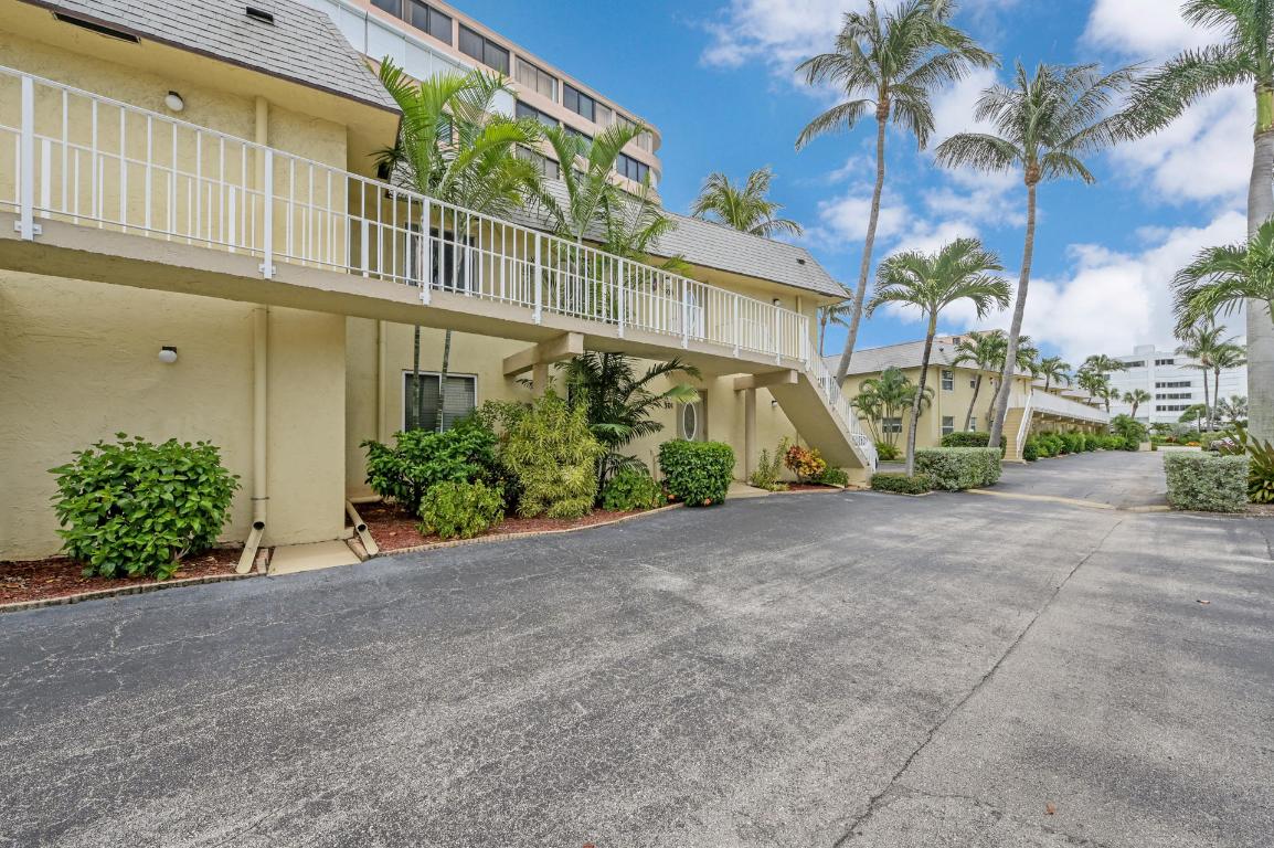 BARBICAN CONDO - Residential