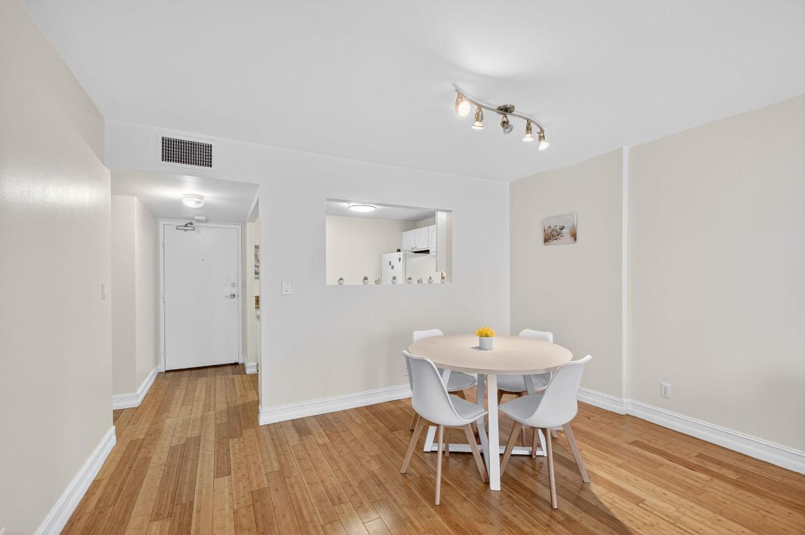 LE CHATEAU ROYAL CONDO - Residential