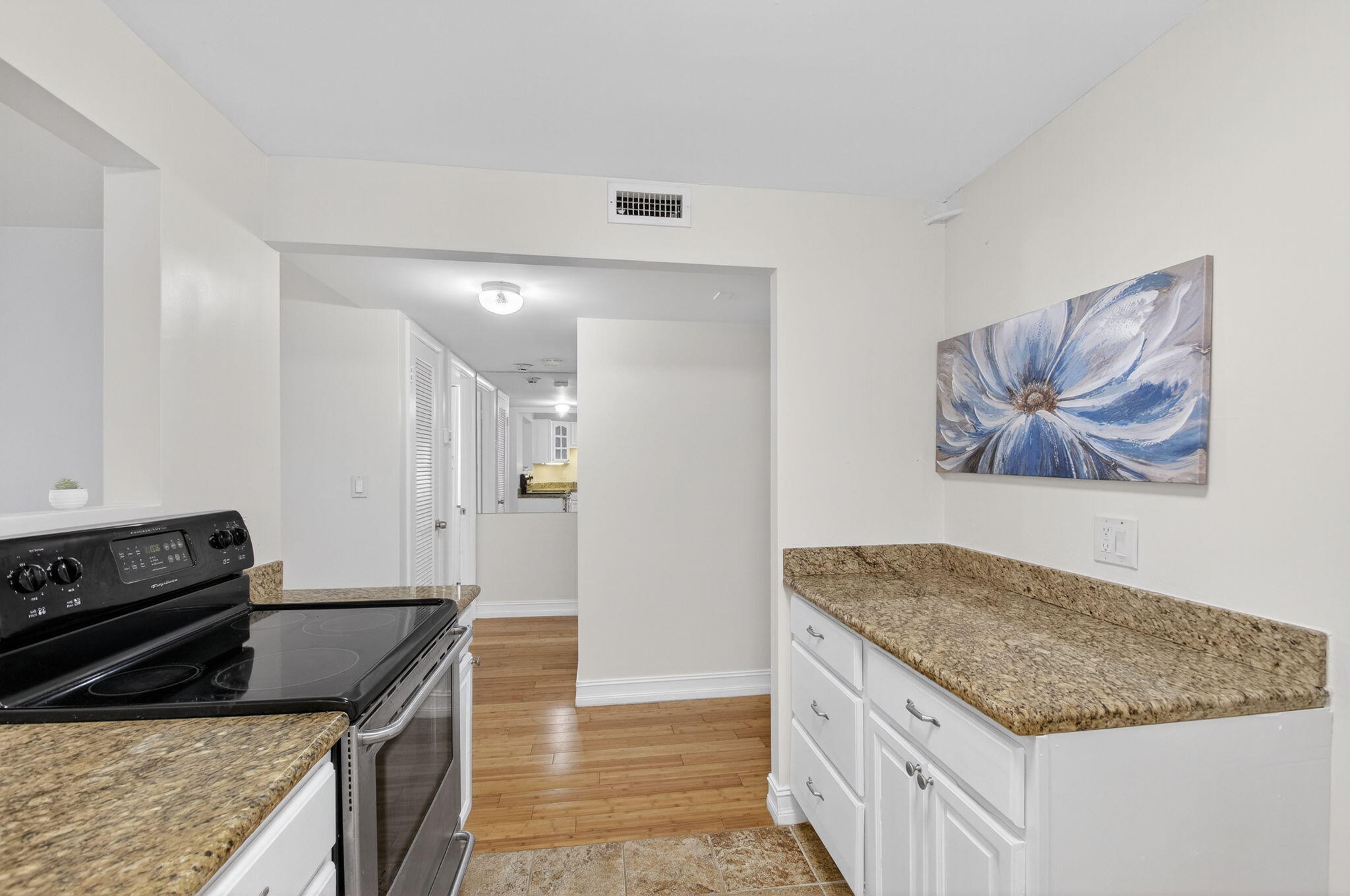 LE CHATEAU ROYAL CONDO - Residential