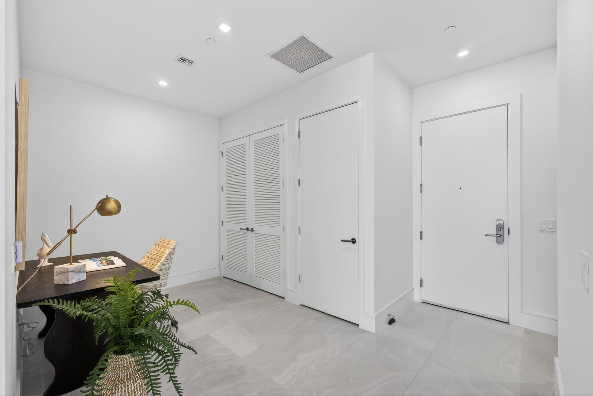 NAUTILUS 220 CONDO - Residential