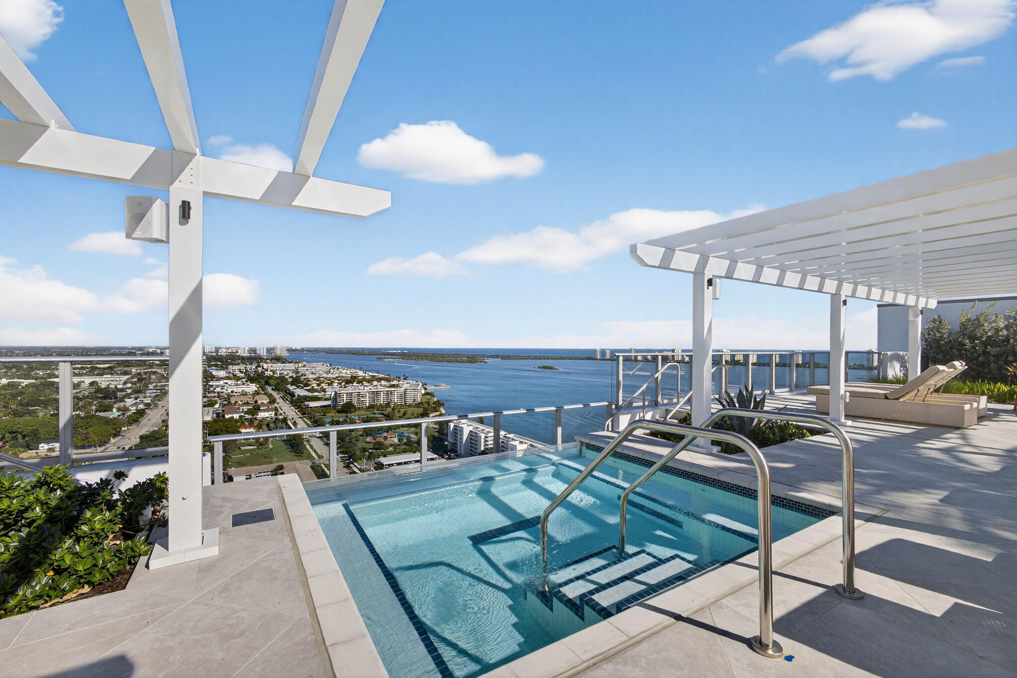 NAUTILUS 220 CONDO - Residential