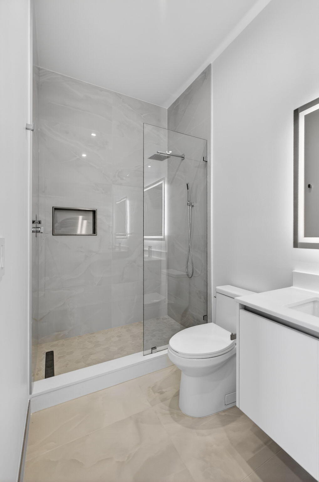 NAUTILUS 220 CONDO - Residential