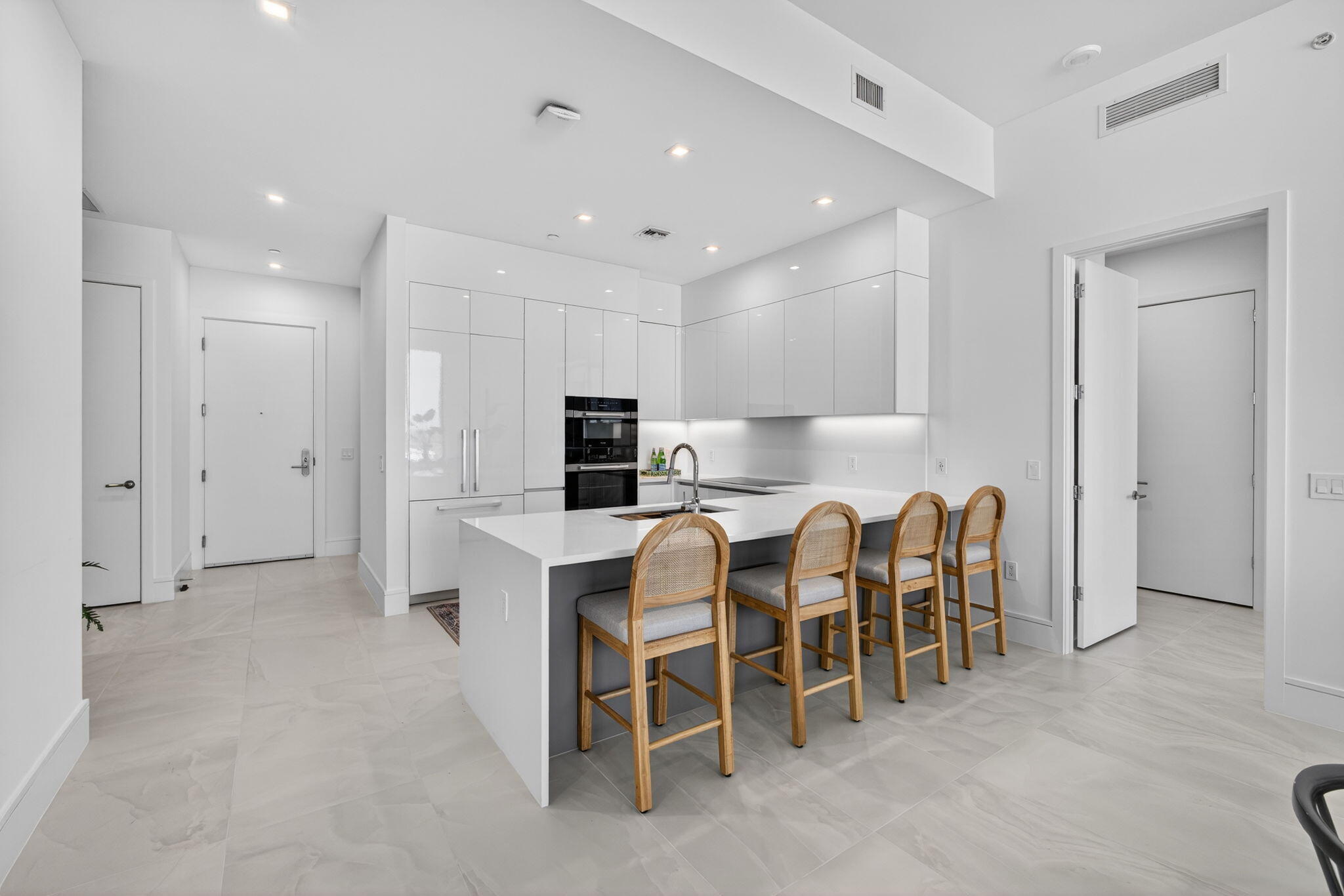 NAUTILUS 220 CONDO - Residential