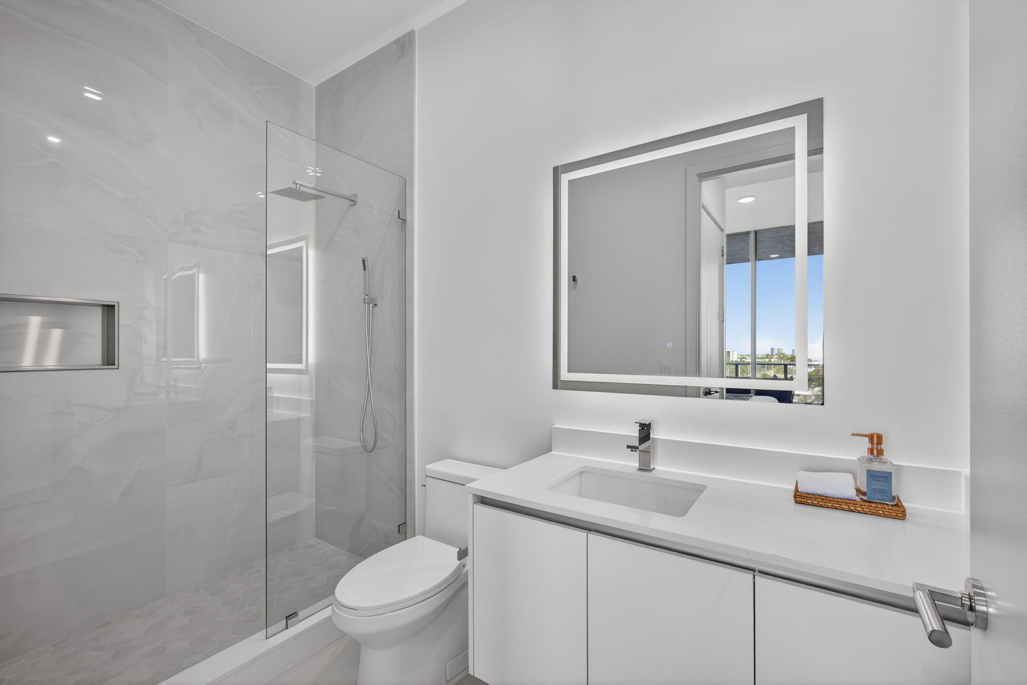 NAUTILUS 220 CONDO - Residential