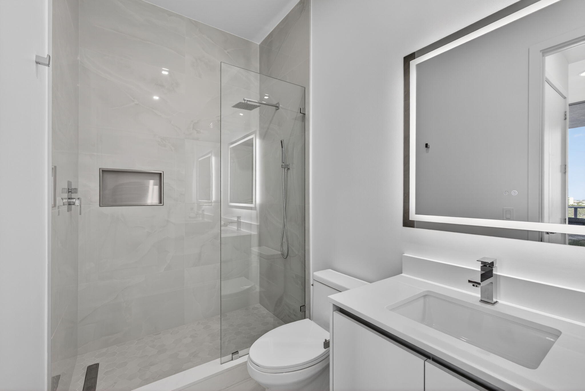 NAUTILUS 220 CONDO - Residential