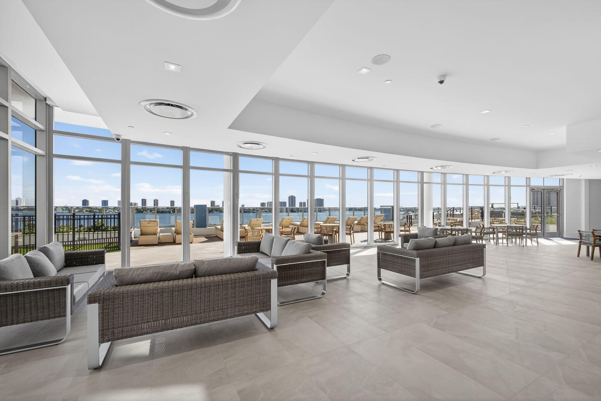 NAUTILUS 220 CONDO - Residential