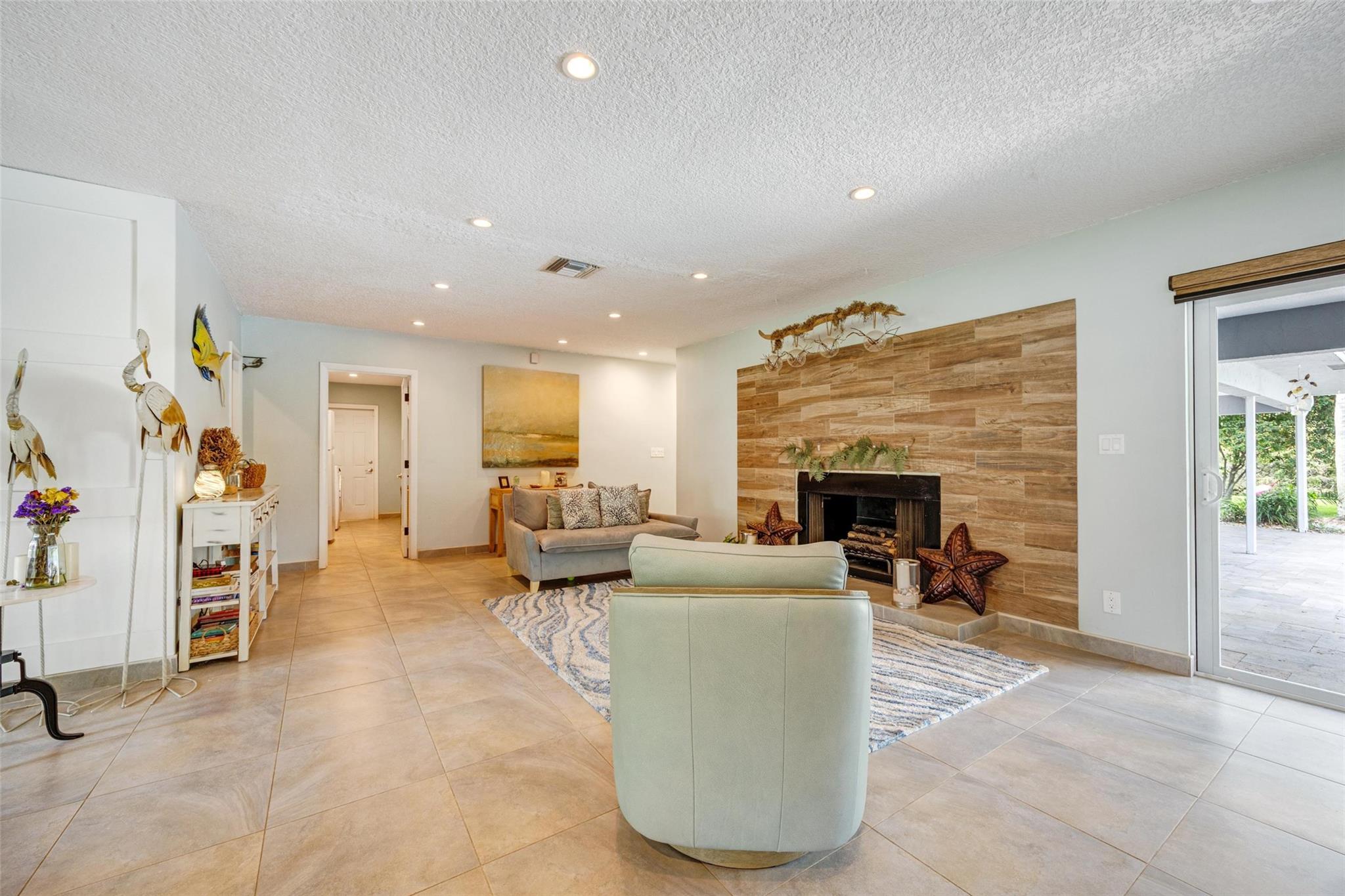 THE HILLS - Residential