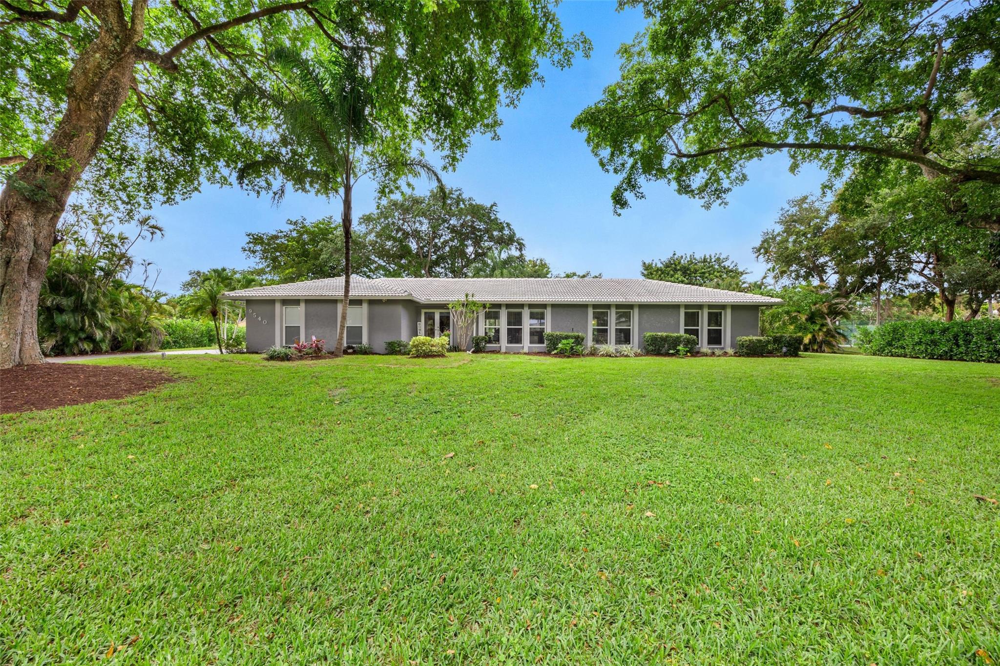 9540 NW 39th Ct