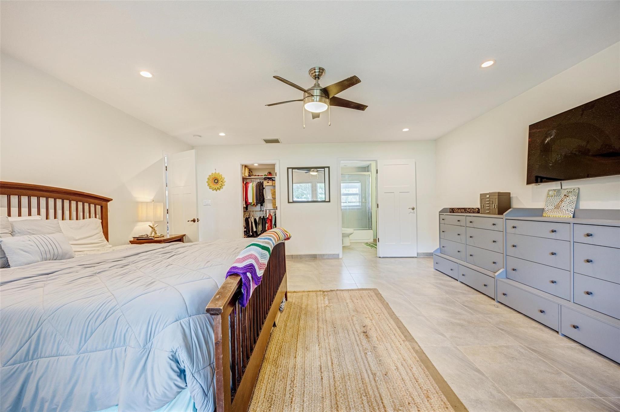 THE HILLS - Residential