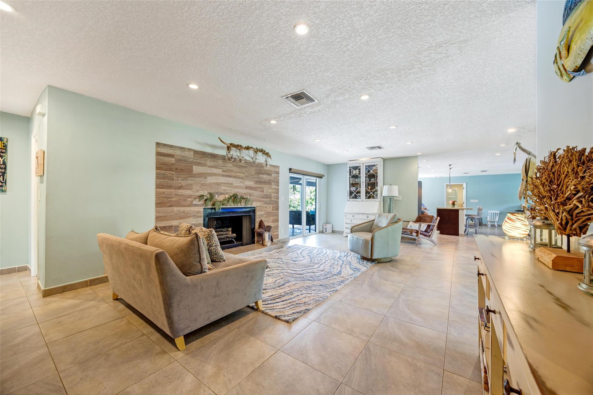 THE HILLS - Residential